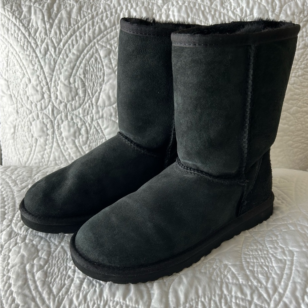 UGG women’s classic short boots